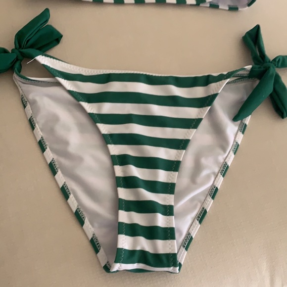 NWOT Size Medium Green & White Striped Swim Set - Picture 2 of 5